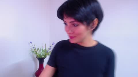 Sara online show from January 2025 07:21:02 PM