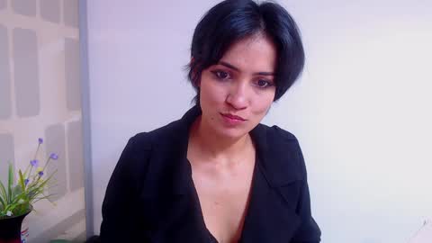 Sara online show from February 2025 05:17:02 PM