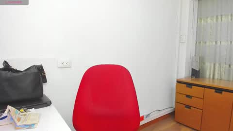 Sara online show from October 2025 01:33:02 PM