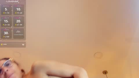 Snapshot of hanna_corne chatting on November 2025 01:55:01 PM HANNA online show from November 2025 01:55:01 PM