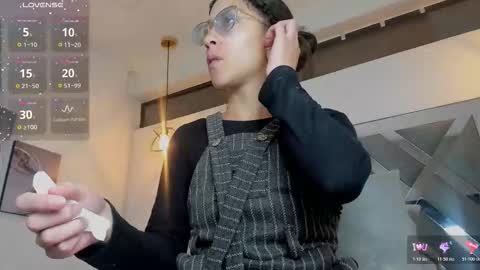 Snapshot of hanna_corne chatting on November 2025 01:47:02 PM HANNA online show from November 2025 01:47:02 PM