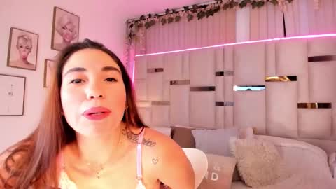 Snapshot of hanna_klover chatting on February 2026 04:00:01 AM Hanna Klover online show from February 2026 04:00:01 AM