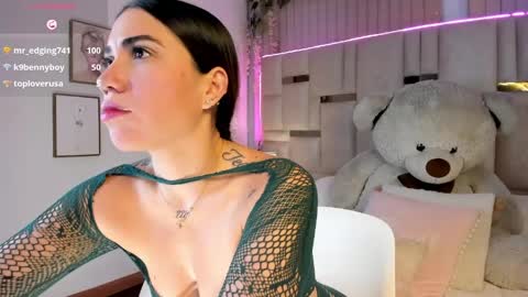 Snapshot of hanna_klover chatting on April 2026 03:33:02 AM Hanna Klover online show from April 2026 03:33:02 AM
