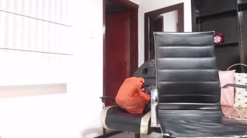 Snapshot of hanna_lamber chatting on January 2025 07:07:01 AM hanna_lamber online show from January 2025 07:07:01 AM