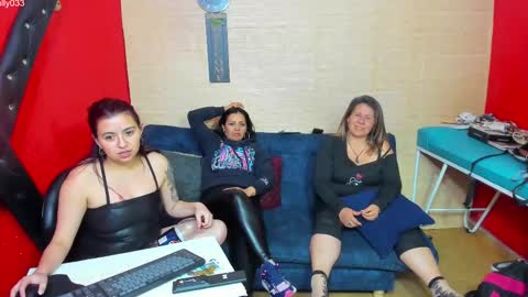 Hanna online show from November 2025 03:15:01 AM