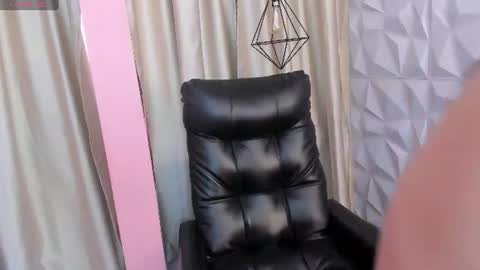 hannabackerr online show from June 2026 11:44:01 AM