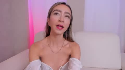 Snapshot of hannacarttier_ chatting on June 2026 12:37:01 PM Hanna Carttier online show from June 2026 12:37:01 PM