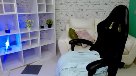 Hannah  online show from November 2025 11:30:01 AM