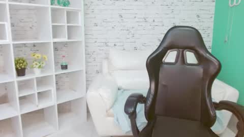 Hannah  online show from November 2025 11:16:02 AM