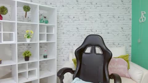 Hannah  online show from November 2025 11:22:01 AM