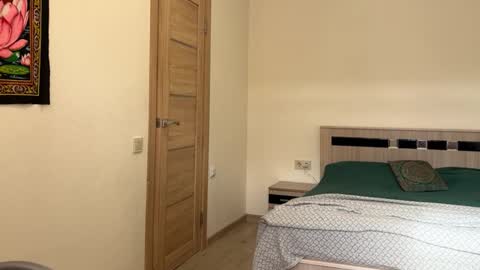 hannah levis  online show from February 2026 07:47:01 AM