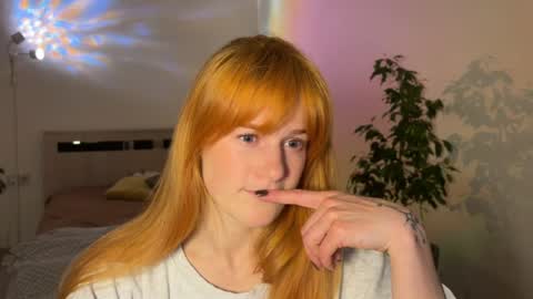 hannah levis  online show from April 2026 08:23:01 PM