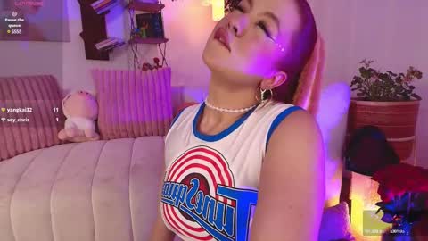 Snapshot of hannah_lovee chatting on February 2025 06:33:01 AM hannah_lovee online show from February 2025 06:33:01 AM