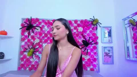 Hannah Miller online show from October 2025 11:34:02 AM