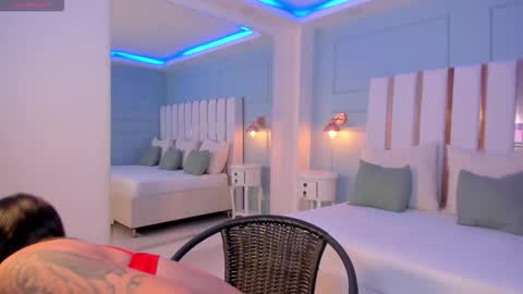 Hannah Milton online show from November 2025 01:14:02 PM