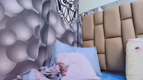 hannah_teehn online show from October 2025 07:03:01 PM