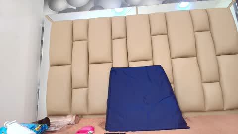 hannah_teehn online show from November 2025 07:14:02 PM