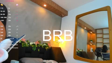 Hannah Williams online show from December 2024 09:53:02 PM