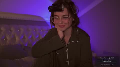 Hanna online show from November 2025 06:17:01 PM