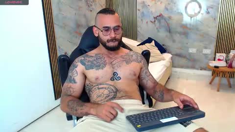 Snapshot of hanz_col chatting on February 2025 02:05:02 AM hanz_col online show from February 2025 02:05:02 AM