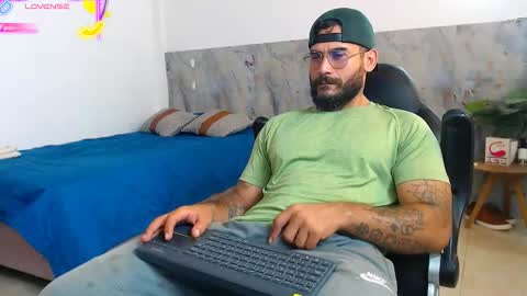 hanz_col online show from November 2025 02:33:01 AM