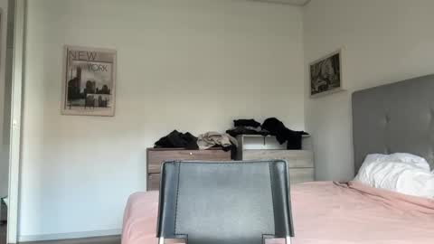 Snapshot of hanzlagerfelt chatting on October 2025 07:54:01 PM hanzlagerfelt online show from October 2025 07:54:01 PM