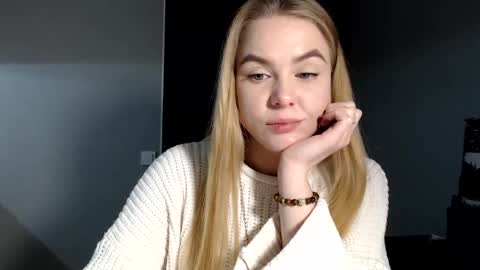 happy_fox_ online show from January 2025 09:55:02 PM