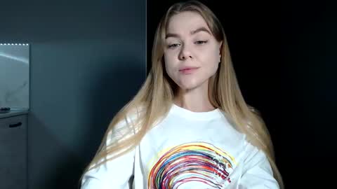 happy_fox_ online show from November 2025 07:10:01 PM