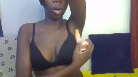 happy_kienyeji online show from December 2025 04:49:02 PM