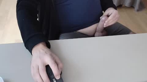 Snapshot of happybugger chatting on December 2024 12:56:01 PM Cum for you online show from December 2024 12:56:01 PM