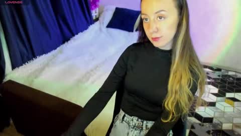 Stephanie online show from December 2024 09:26:01 PM