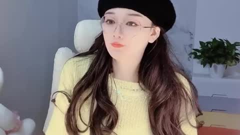 Snapshot of happysweetie168 chatting on December 2024 06:25:02 AM Daisy online show from December 2024 06:25:02 AM