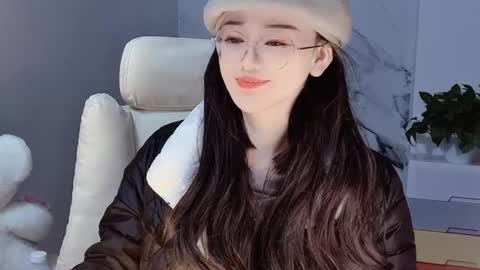 Snapshot of happysweetie168 chatting on December 2024 04:57:01 PM Daisy online show from December 2024 04:57:01 PM