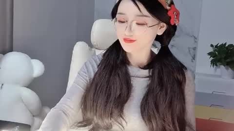 Snapshot of happysweetie168 chatting on February 2025 01:50:01 PM Daisy online show from February 2025 01:50:01 PM