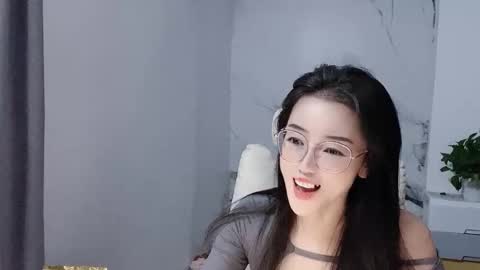 Snapshot of happysweetie168 chatting on December 2025 06:05:02 PM Daisy online show from December 2025 06:05:02 PM