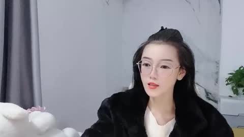 Snapshot of happysweetie168 chatting on January 2026 12:05:02 AM Daisy online show from January 2026 12:05:02 AM