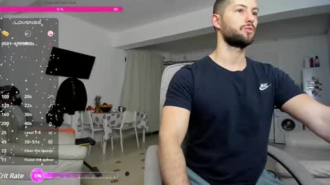 Snapshot of hard_chriss chatting on February 2025 05:14:02 AM Hard Cock online show from February 2025 05:14:02 AM