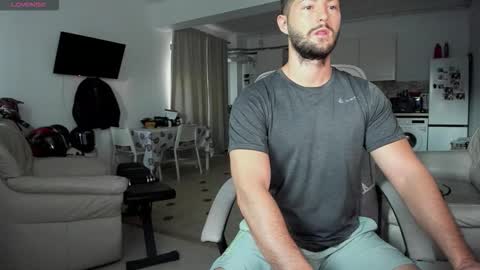 Snapshot of hard_chriss chatting on September 2025 04:46:02 AM Hard Cock online show from September 2025 04:46:02 AM