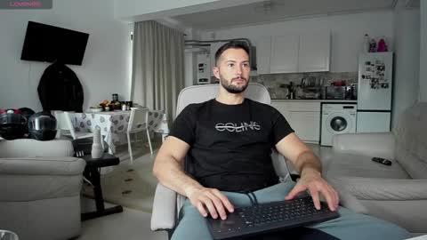 Snapshot of hard_chriss chatting on October 2025 02:59:02 PM Hard Cock online show from October 2025 02:59:02 PM