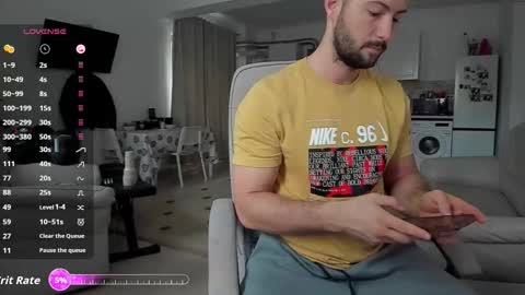 Snapshot of hard_chriss chatting on October 2025 09:51:01 AM Hard Cock online show from October 2025 09:51:01 AM