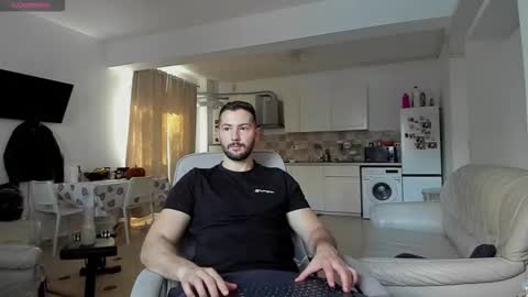 Snapshot of hard_chriss chatting on October 2025 09:31:01 AM Hard Cock online show from October 2025 09:31:01 AM