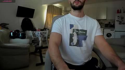 Snapshot of hard_chriss chatting on November 2025 09:44:02 AM Hard Cock online show from November 2025 09:44:02 AM