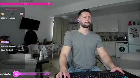 Snapshot of hard_chriss chatting on November 2025 10:07:01 AM Hard Cock online show from November 2025 10:07:01 AM