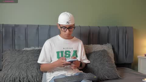 Snapshot of hardcore_heat chatting on January 2026 12:13:02 AM Kade and Demi online show from January 2026 12:13:02 AM