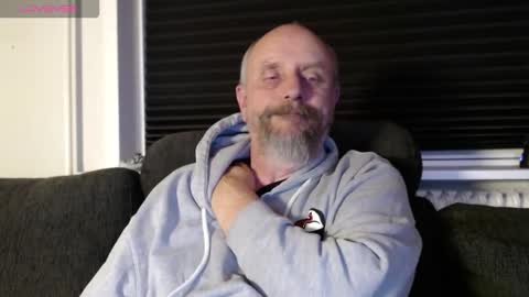 MrLazy online show from October 2025 07:01:01 PM