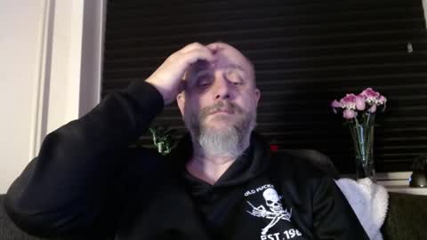 MrLazy online show from February 2026 06:28:02 PM