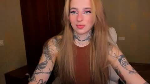 Julia online show from September 2025 05:12:01 AM