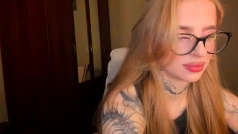 Julia online show from October 2025 05:44:02 AM