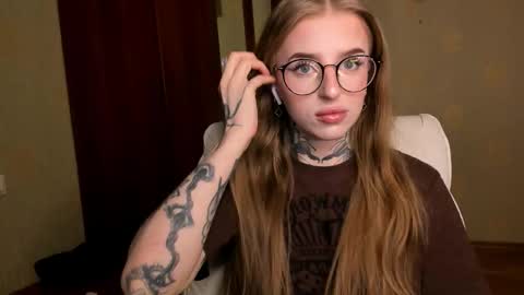 Julia online show from March 2026 04:51:02 AM