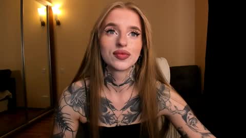 Julia online show from May 2026 05:05:02 AM